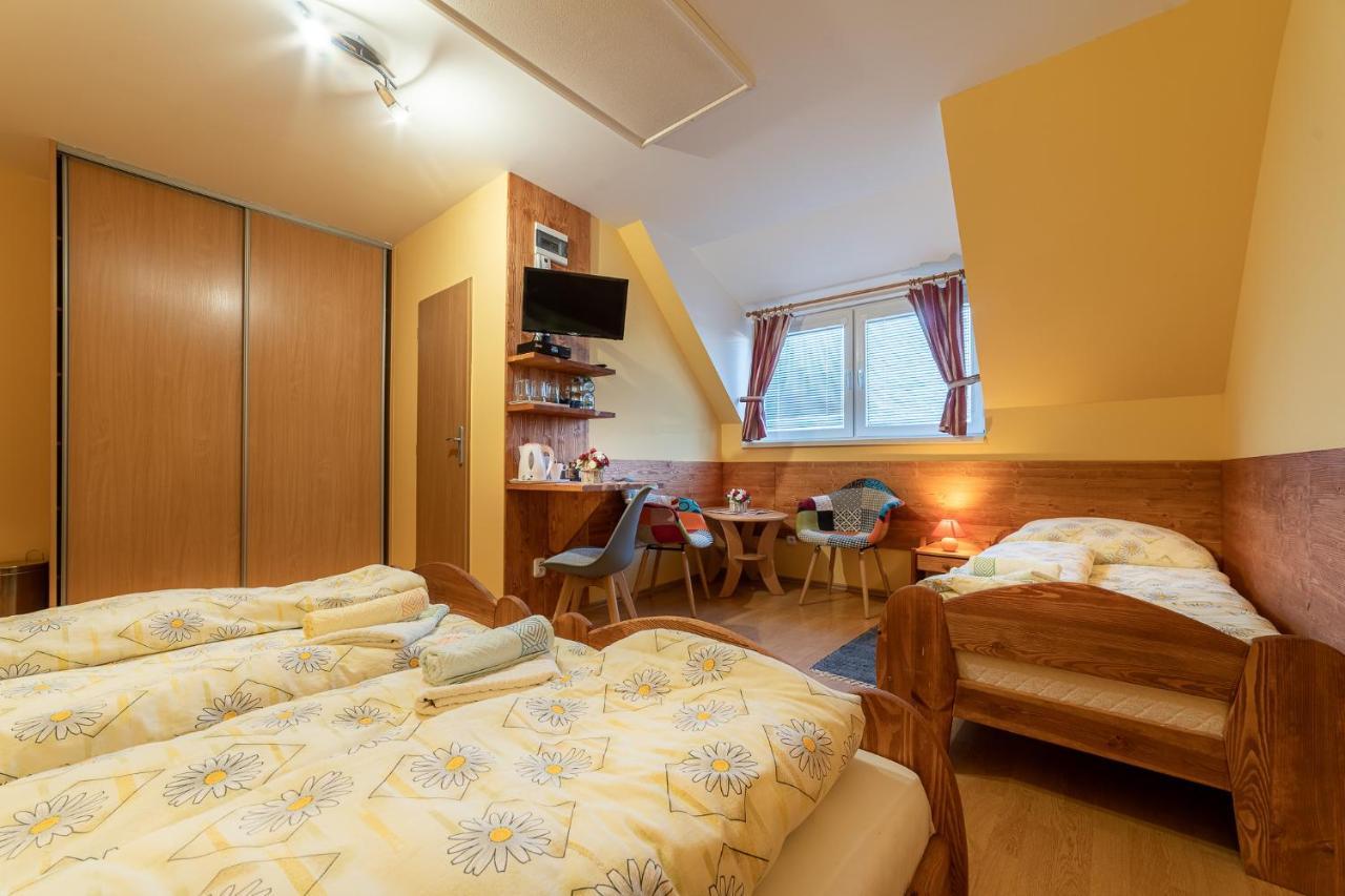 Penzion & Bar Natali Spissky Stvrtok Экстерьер фото