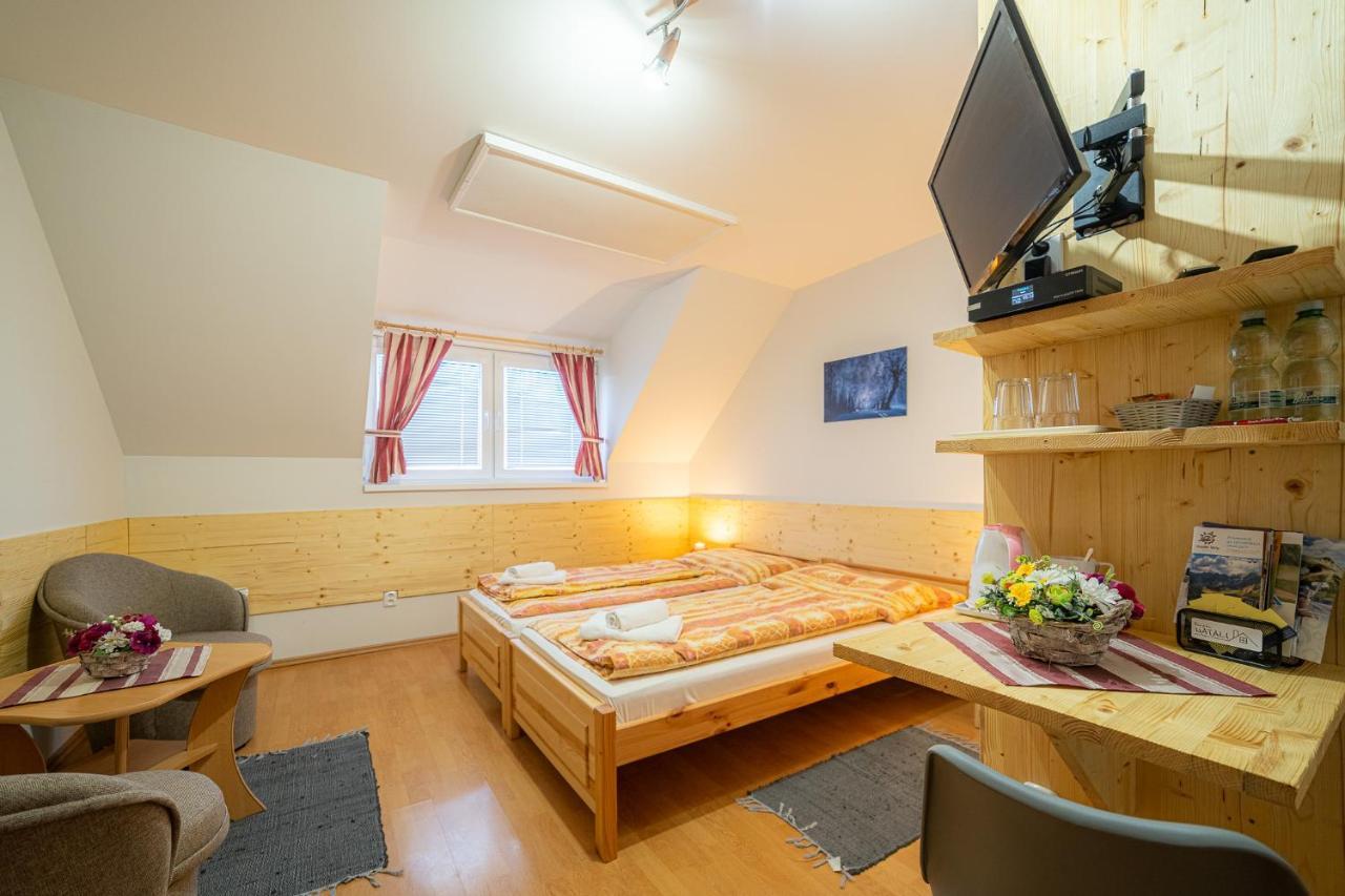 Penzion & Bar Natali Spissky Stvrtok Экстерьер фото