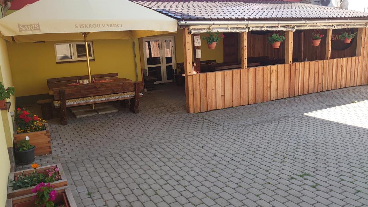 Penzion & Bar Natali Spissky Stvrtok Экстерьер фото